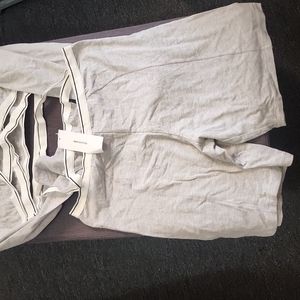 Strappy cropped shirt with biker shorts